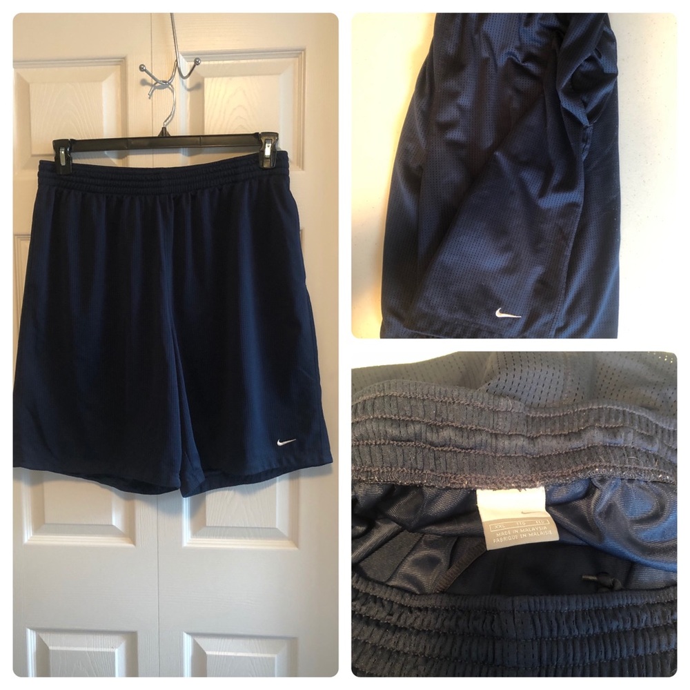 NIKE Shorts